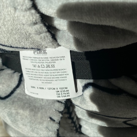 PINK Victoria’s Secret Sherpa Blanket - Picture 6 of 6